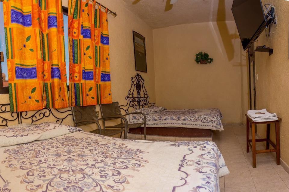 Hotel Los Reyes *