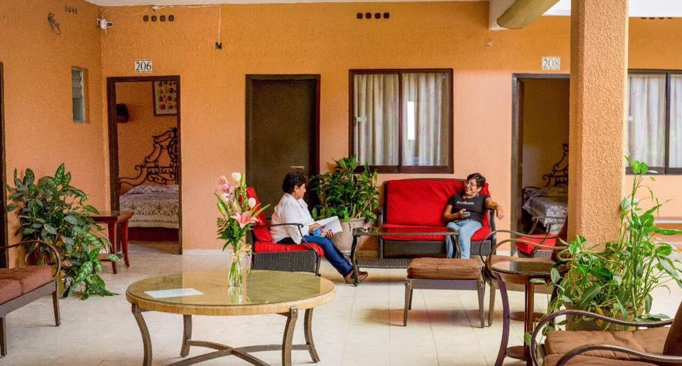 Hotel Los Reyes *
