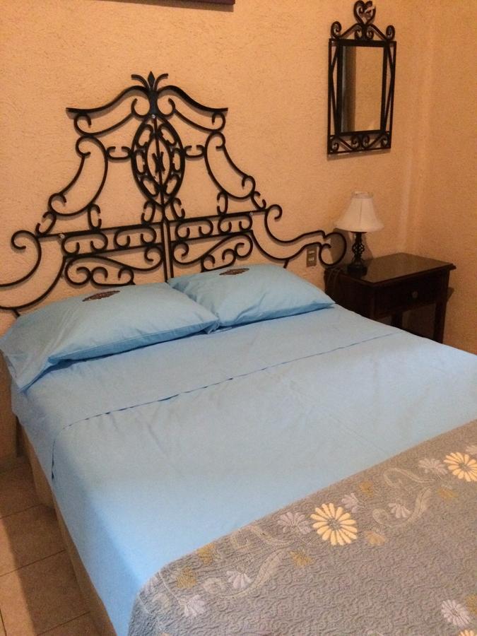 Hotel Los Reyes *