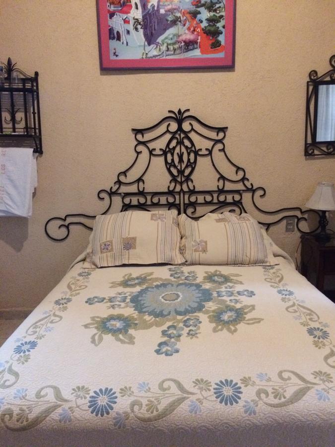 Hotel Los Reyes *
